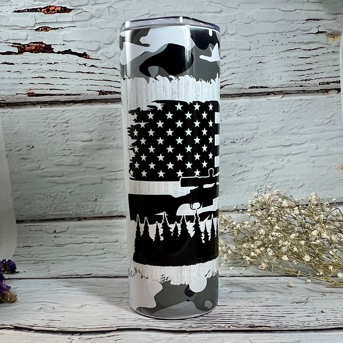 Tumbler 20 oz skinny - white camo, flag and deer