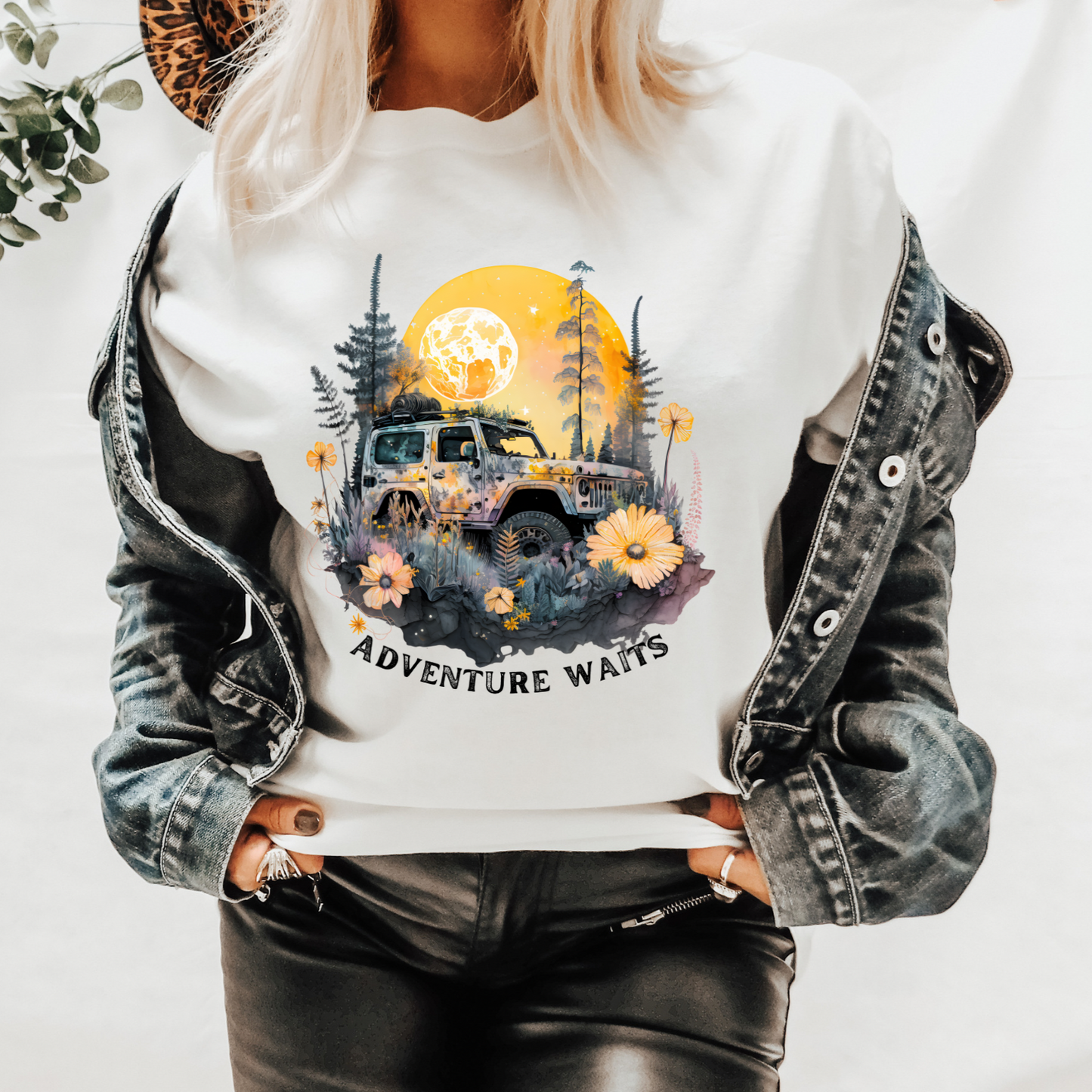 Teeshirt- Adventure Awaits