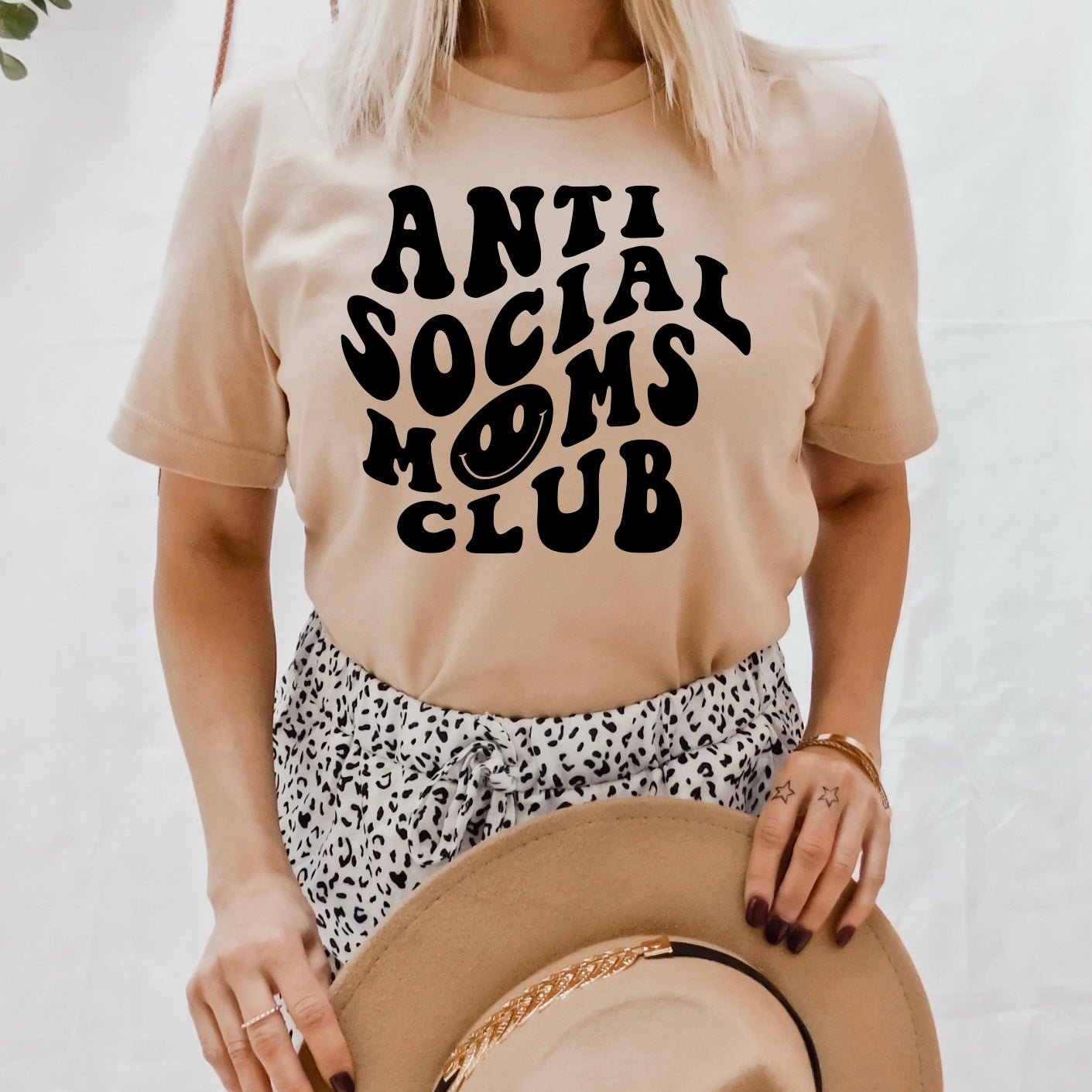 Teeshirt- Anti social Moms Club