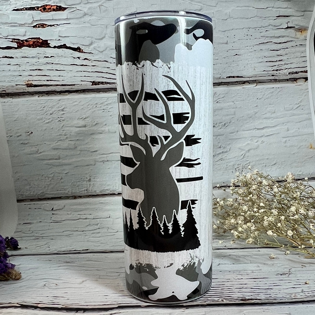 Tumbler 20 oz skinny - white camo, flag and deer