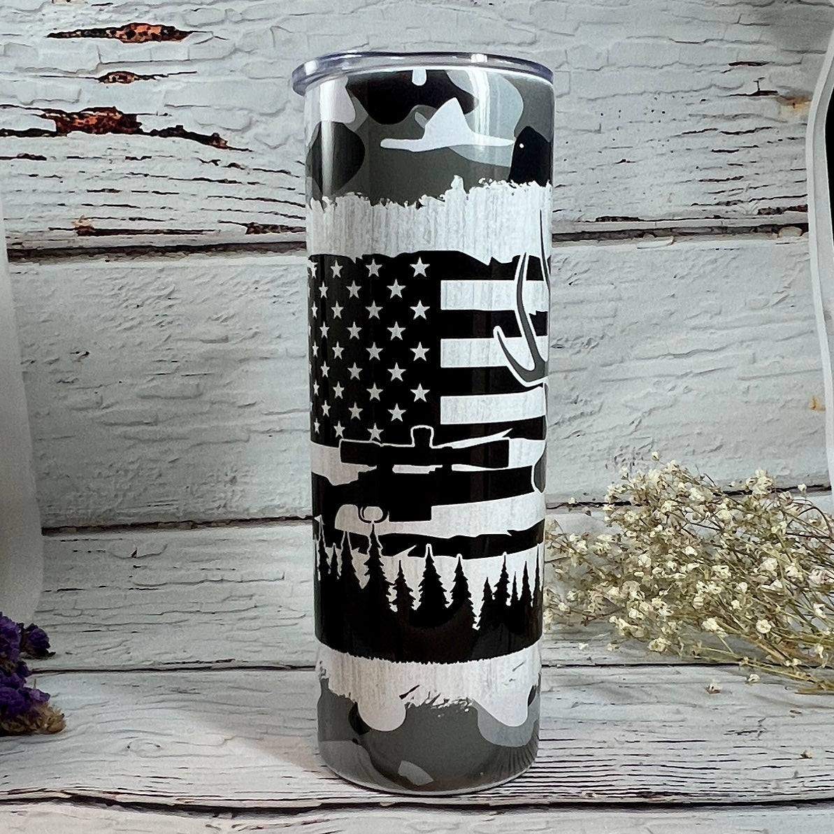 Tumbler 20 oz skinny - white camo, flag and deer